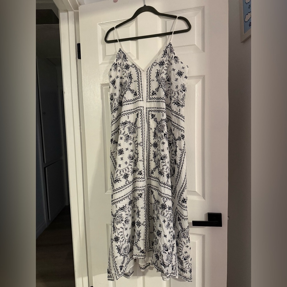 Madewell Embroidered Deep V-Neck Midi Dress in Bandana - Picture 2 of 10